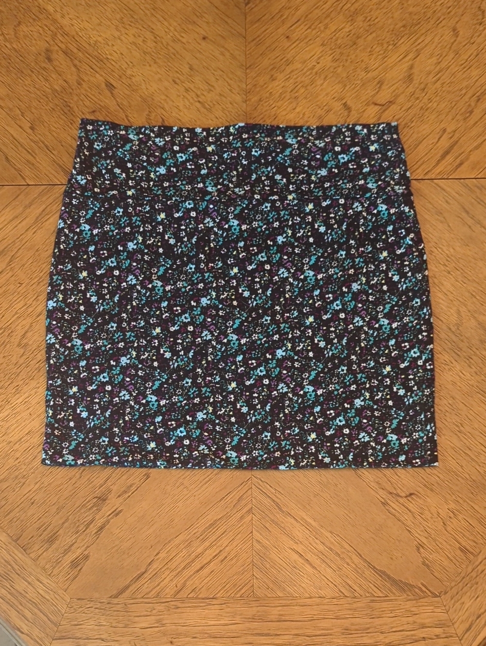 90s/Y2K Ditsy Black Floral Bodycon Mini Skirt